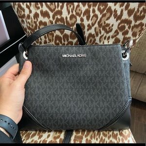 Micheal Kors Crossbody